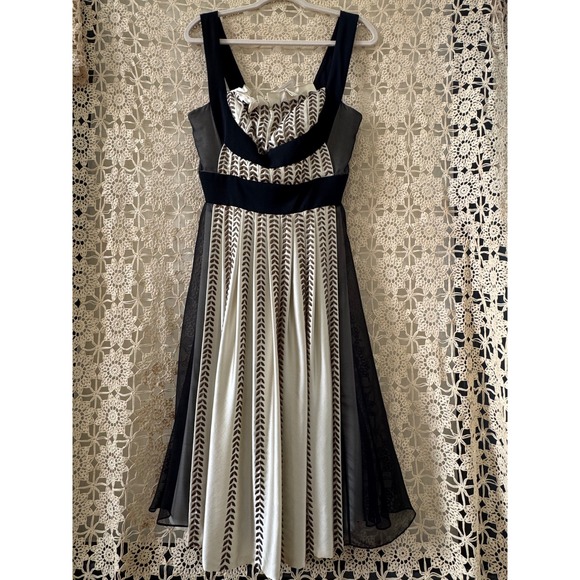 Badgely Mischka Couture Silk Chiffon with/Satin Embroidery Dress Sz 8 - Picture 1 of 8